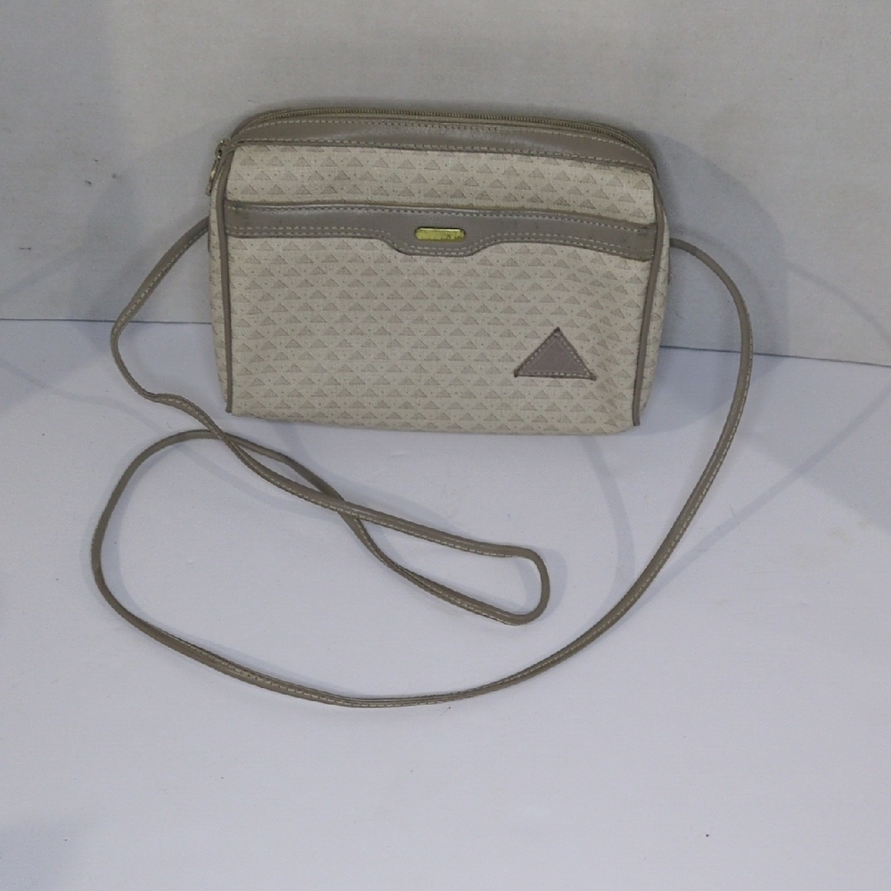Vintage 1984 Genuine Leather Made In Korea Crossbody Purse Tan Cream
